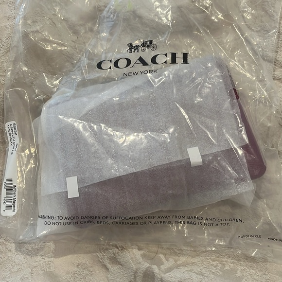 NWT Authentic Coach wristlet - Picture 7 of 7
